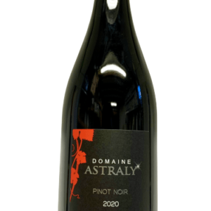 Description d'une photo d'une bouteille de vin rouge Pinot noir 2020.